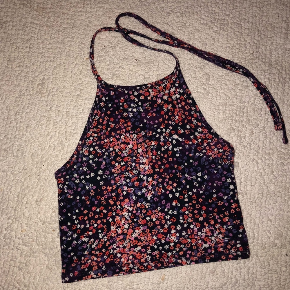 ⭐️NWOT Halter flower top🌺